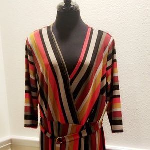 Striped Dress w V Neck and Belt